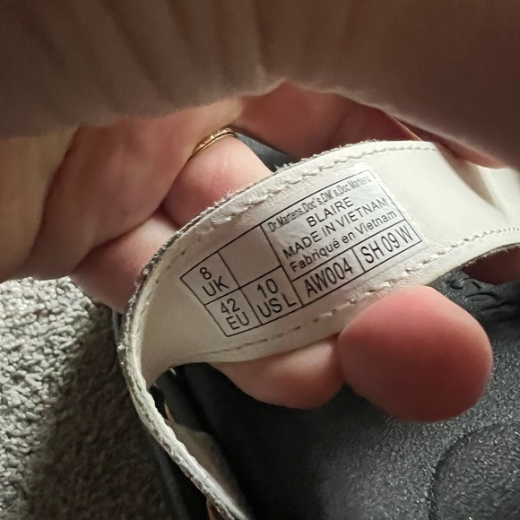 New Dr. Martens Blaire Women’s Size 10 Hydro Leather Platform Gladiator Sandals - Picture 7 of 7